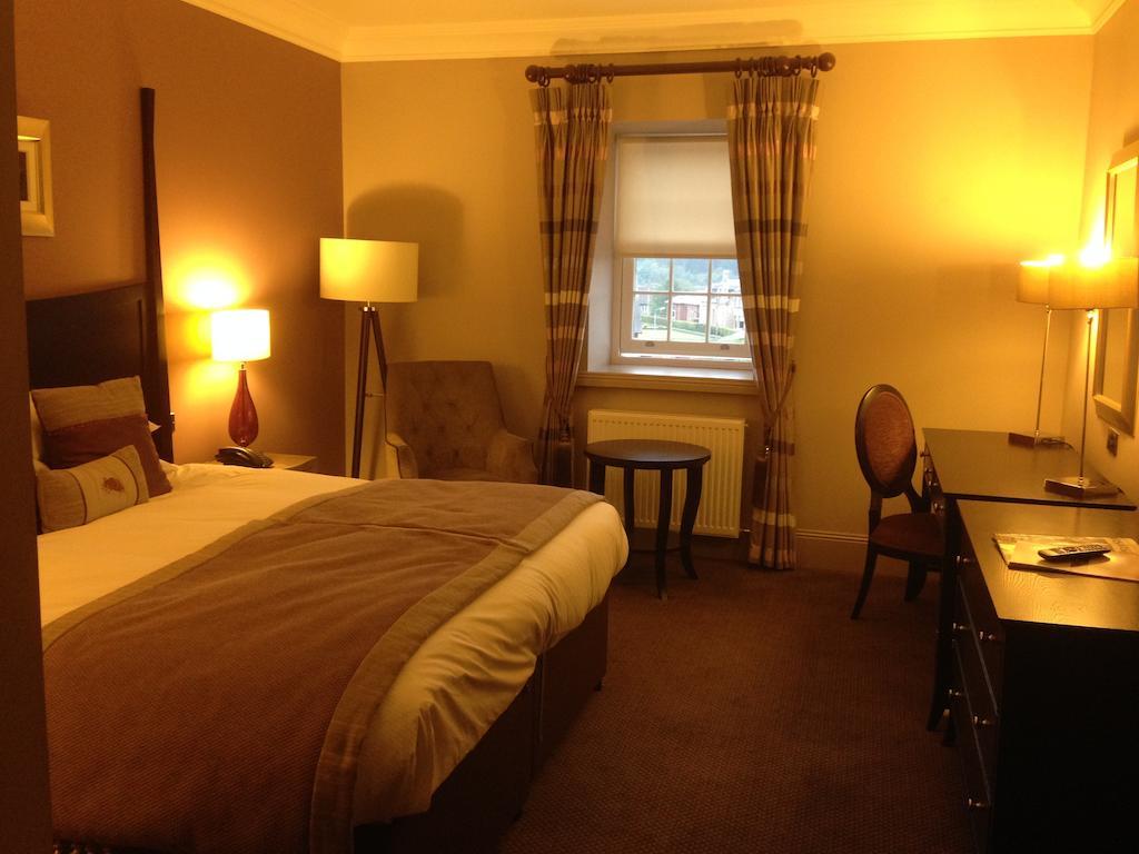 Dumfries Arms Hotel Cumnock Szoba fotó